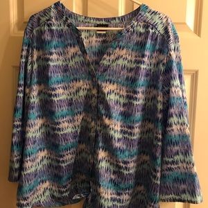 Flowing blouse that ties at waist